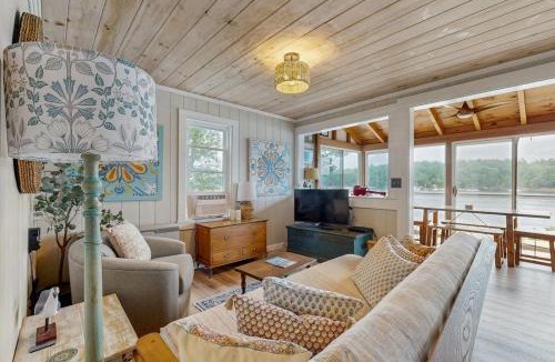 Mac Mahan House | Charming Oceanfront Home with Stunning Water Views and Wifi