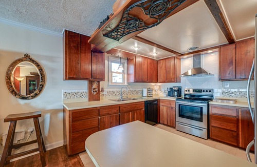 Cave-in-Rock House | Charming Ohio River Home with Water Views & Porch!