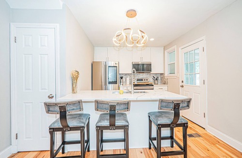 District Heights Bed & Breakfast | Charming & Relaxing 3BR Family-Friendly Stay in MD