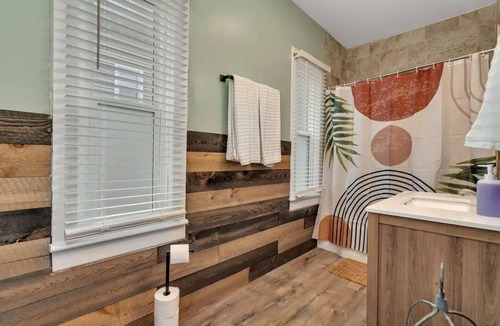 Ottawa House | Charming Retreat near Starved Rock and Downtown