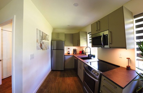 North Miami Apartment | Charming Studio Apartment with Garden in Miami
