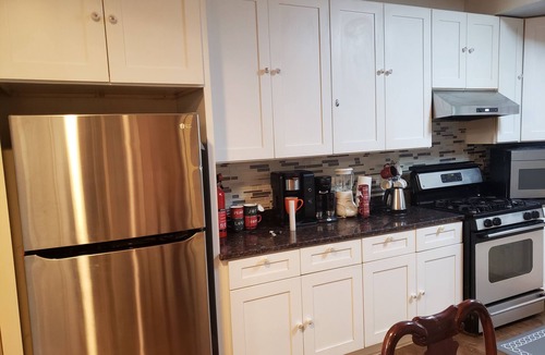 Oak Forest House | Charming Updated guest house in Lovely Quiet Neighborhood
