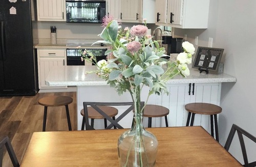 Grafton House | Charming upper level of 3-bedroom house in Grafton, IL