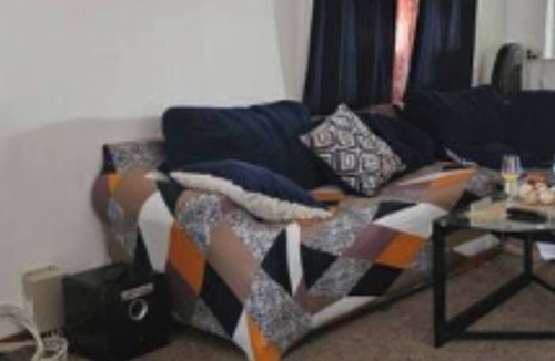 South Chicago Heights Apartment | Charming and a Cozy 2-bedroom apartment in South Chicago Heights with AC