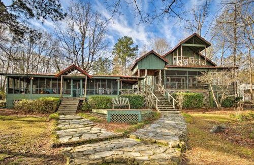 Ridgeway House | Charming Waterfront Ridgeway Cabin w/Dock!