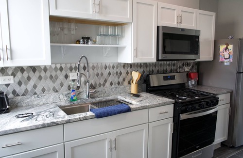 East Garfield Park House | Charming West Loop Chicago 2bd House near the Green Line