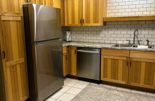 Oglesby Cabin | Charming woodland villa located in a secured resort across from Starved Rock