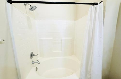 Pine Grove Apartment | Chateau 2