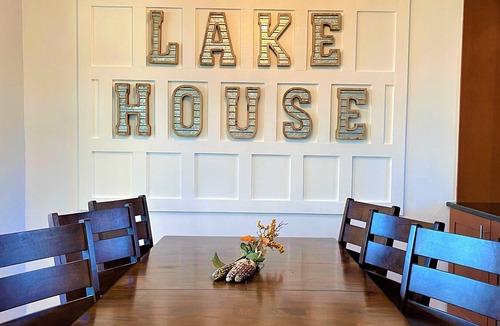 Pistakee Highlands House | Cheerful 3 bedroom home on channel