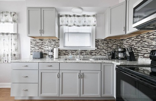 Belleville House | Cheerful 4 Bedroom House
