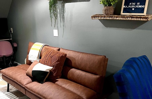 Heart of Chicago Apartment | Chic 1-bedroom apartment in phenomenal Chicago with WiFi, AC