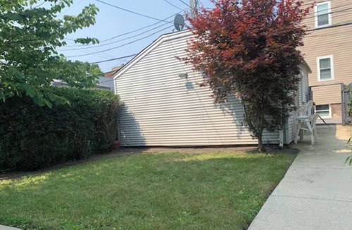 West Lakeview Apartment | Chic 2-bedroom apartment in marvelous Lakeview/LincolnPark/Wrigley with WiFi/AC