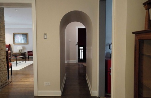 South Shore House | Chic 3-bedroom building with fitness room and AC in wonderful Chicago