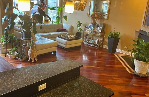 Oakland Condo | Chic 3-bedroom condo in North Kenwood, Hyde Park with Elevator!