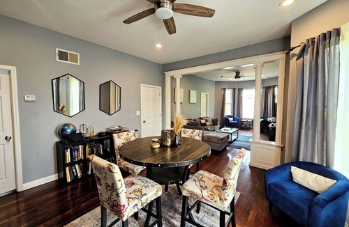 South Shore Apartment | Chic 3-bedroom corporate apartment with WiFi, AC in lovely Chicago.