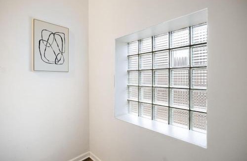 Peoria Apartment | Chic and Comfortable 1BR Apartment near Bradley U