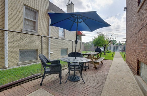 Beverly Apartment | Chic Chicago Getaway w/Fireplace!
