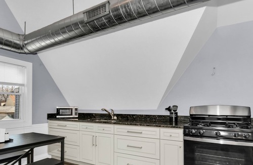 Brighton Park House | Chic & Cozy Chicago Stay Close to Downtown