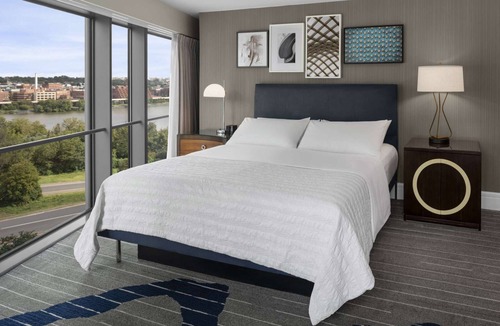 North Rosslyn Hotel | Chic D.C. Stay | Potomac Views. Steps to Metro