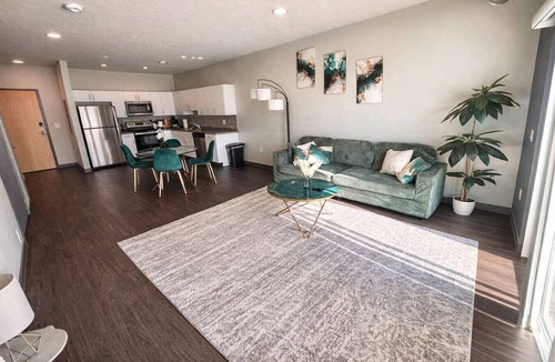Downtown Des Moines Apartment | Chic Des Moines 1BR with Amenities & Prime Location