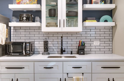 Forest Park Apartment | Chic Forest Park Home w/Patio - 10 Mi to Chicago