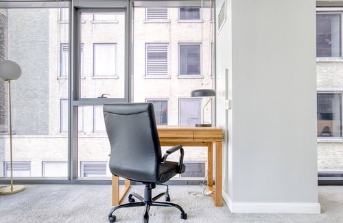 Downtown Chicago Apartment | Chic Loop 1BR w/Pool & Dog Run, near Chicago Riverwalk, by Blueground