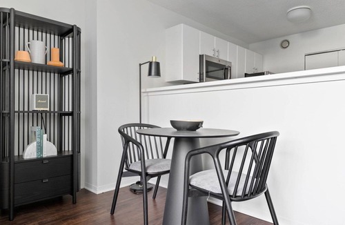 Streeterville Apartment | Chic Streeterville Studio w/Pool & Gym, nr Navy Pier, by Blueground