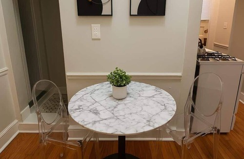 Chicago Apartment | Chic Studio in Heart of Chicago