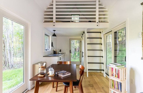 Bloomville House | Chic Tiny House Hideaway | Peaceful Country Retreat