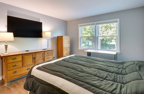 Norwood Park West Condo | Chicago Condo < Half-Mi to Ascension Resurrection!