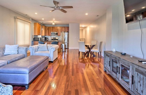 Douglas Condo | Chicago Condo Near Beaches, Parks & Downtown!