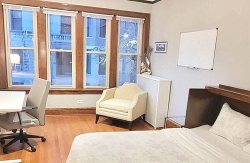 Park West Apartment | Chicago Lincoln Park North Pond 2 Bedroom Pied-à-Terre