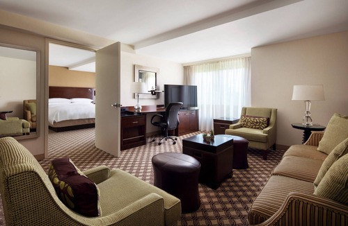 Naperville Hotel | Chicago Marriott Naperville