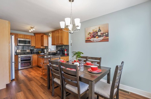 Union Ridge House | Chicago Rental - W Berwyn Aven