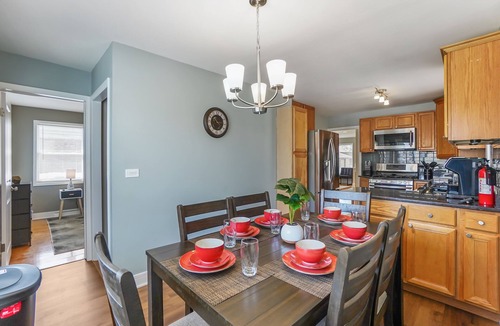 Union Ridge House | Chicago Rental - W Berwyn Aven