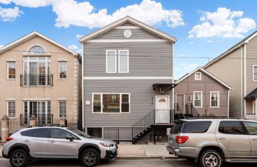West Town House | Chicago Treasure 4 Bed Getaway