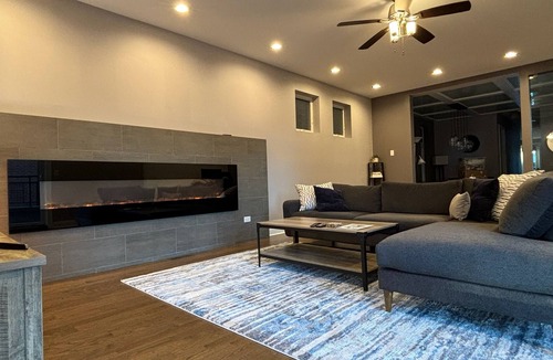 East Village Condo | ChiCasa West Town Paradise