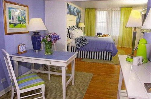 Gold Coast Hotel | Claridge House