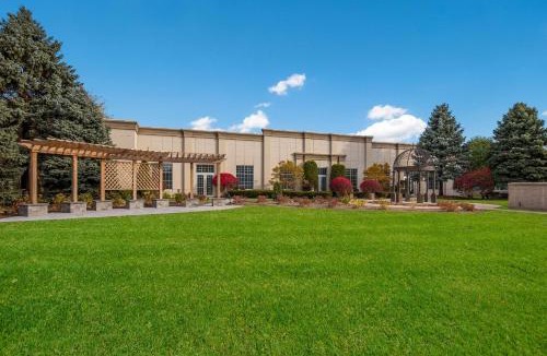 Joliet Hotel | Clarion Hotel & Convention Center Joliet
