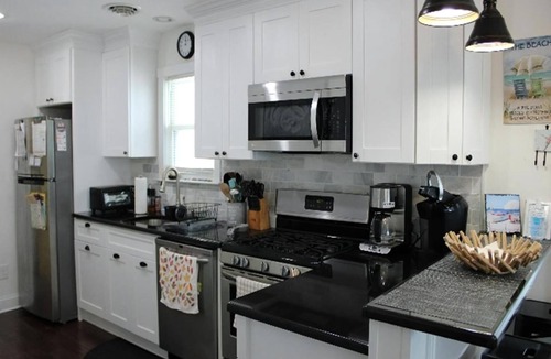 Ship Bottom House | Classic Beach Cottage w/private yard