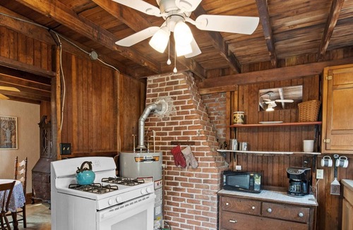 Kingston House | Classic Beachfront Getaway in Kingston with Ocean Views and Private Beach Access