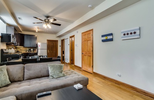 Bucktown Apartment | Classic Chicago with a Twist - Recently Renovated and PET FRIENDLY! by AllSet Turnover