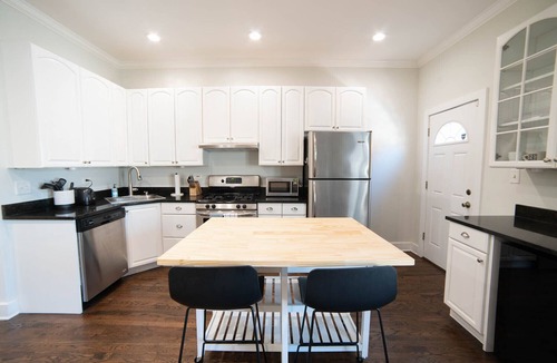 Bucktown Cottage | Classic Workers Cottage in Vibrant Bucktown Chicago.