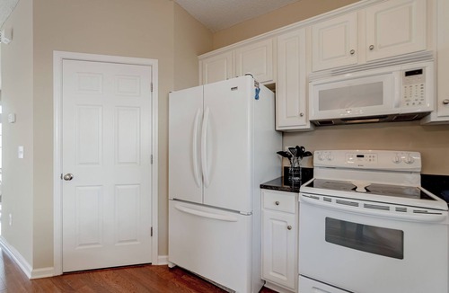 Columbia House | Classy 2br Townhome