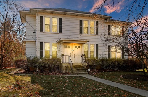 Libertyville House | Clean 3 Bedroom home