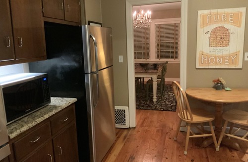 Sweetwater House | Clean Cape Cod close to downtown