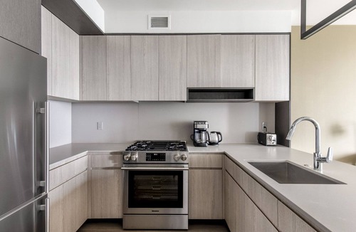 South Loop Apartment | Clean South Loop 1BR, nr Museums, Grant Park & Football, by Blueground
