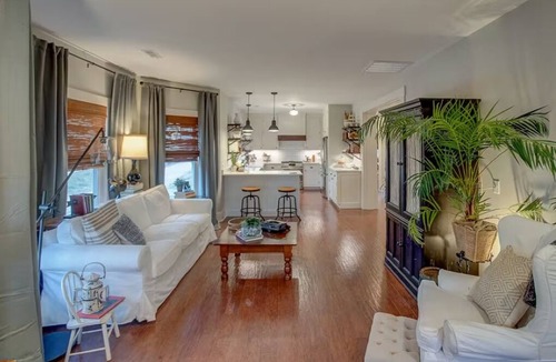 Lebanon House | Close to McKendree, Scott AFB & St. Louis