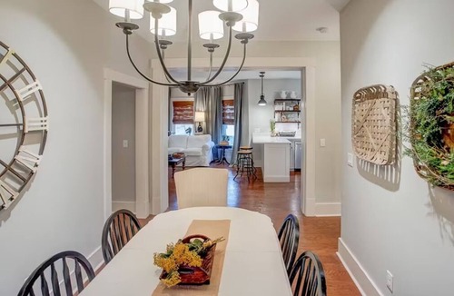 Lebanon House | Close to McKendree, Scott AFB & St. Louis