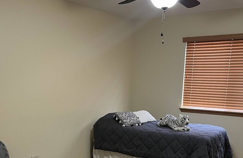 Joliet House | Close to Silver Cross Hospital